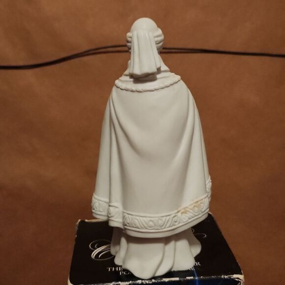 Avon 1982 Nativity Collectibles The  MAGI Balthasar Porcelain Figurine - Picture 3 of 8